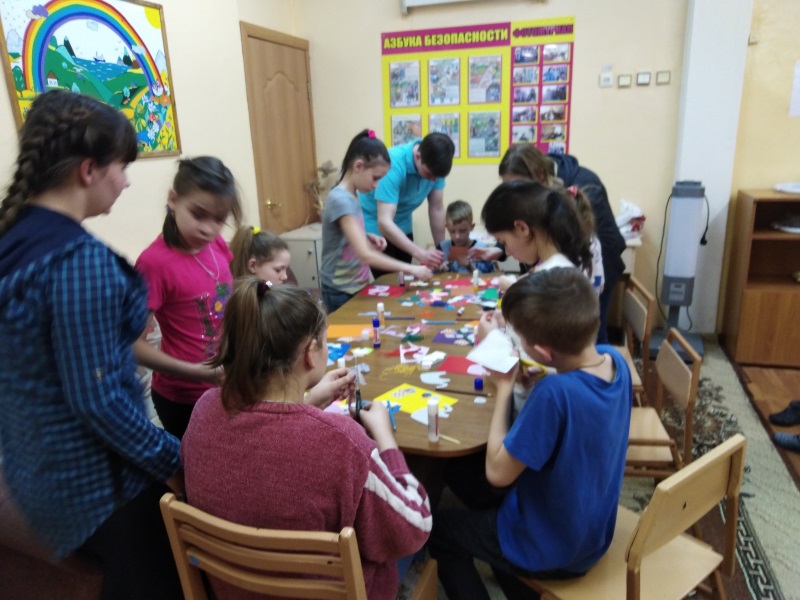 «Молодежка ОНФ» в Мордовии провела для детей из социального приюта творческое занятие