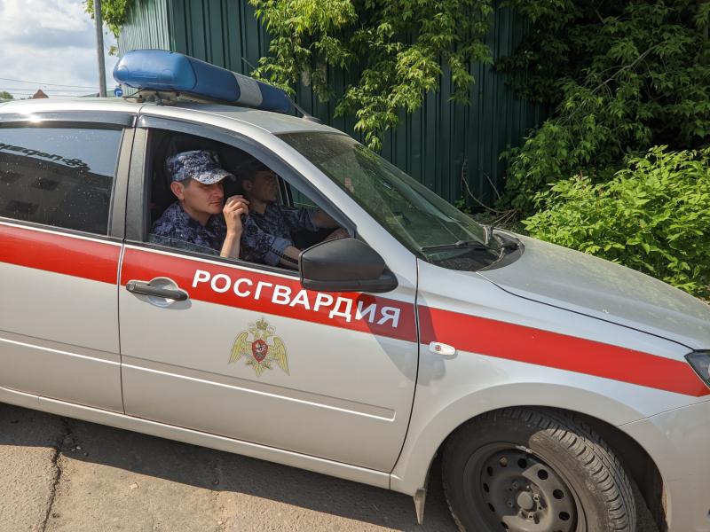 Сотрудники Росгвардии задержали подозреваемого в нанесении женщине многочисленных побоев