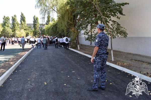 РОСГВАРДИЯ ОБЕСПЕЧИЛА ОХРАНУ ОБЩЕСТВЕННОГО ПОРЯДКА ВО ВРЕМЯ ПРАЗДНОВАНИЯ ДНЯ ЗНАНИЙ В ДАГЕСТАНЕ