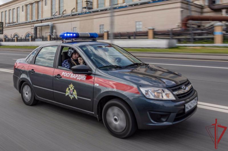 Столичные росгвардейцы задержали жителя Подмосковья, подозреваемого в незаконном обороте наркотиков