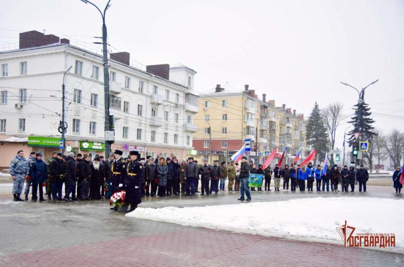 В Орле росгвардейцы почтили память Неизвестного солдата