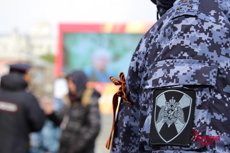 Росгвардейцы обеспечили охрану общественного порядка во время празднования Дня Победы