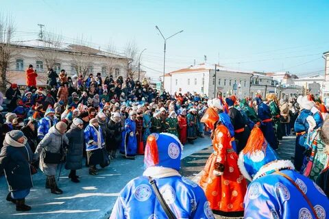 Флешмоб в национальных костюмах прошёл в Улан-Удэ 3 февраля 2024 года, накануне праздника Сагаалган и теперь его повторят: Россия, Театр и культура
