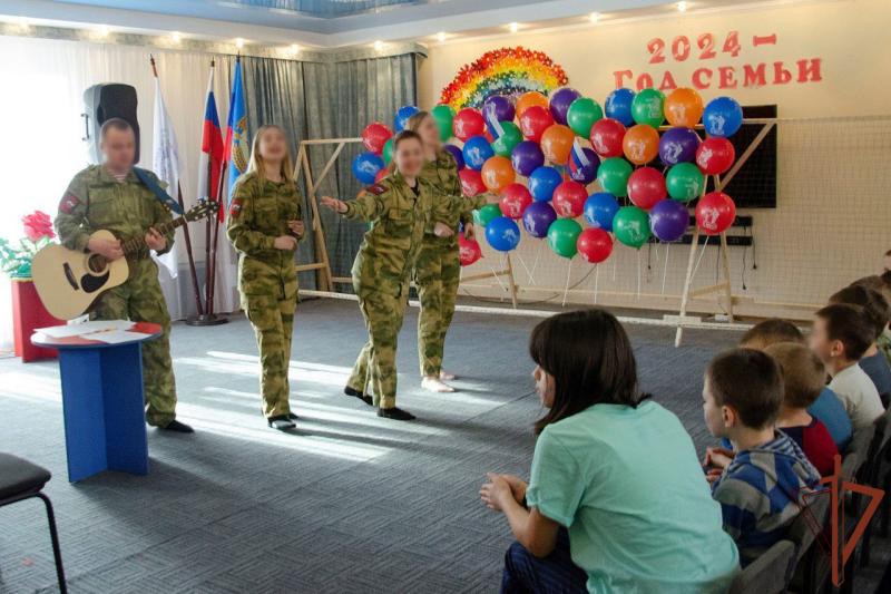 Росгвардейцы-участники СВО провели детский праздник для воспитанников подшефных учреждений в ЛНР
