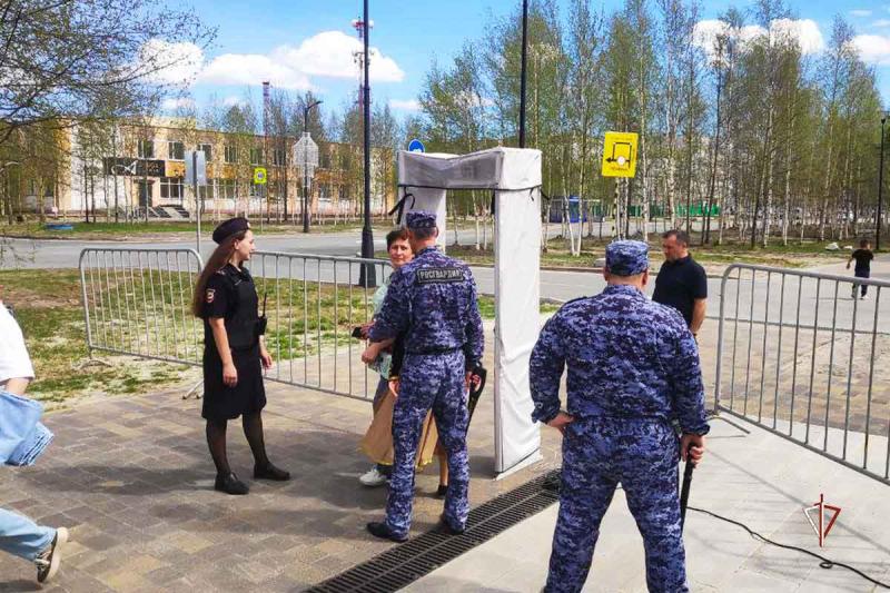 На Ямале Росгвардия обеспечила безопасность мероприятий, посвящённых Дню России