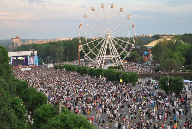 Сотрудники и военнослужащие Росгвардии обеспечили общественный порядок в день 650-летия города Кирова