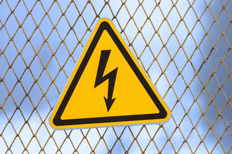 «Ярэнерго» предупреждает об опасности поражения электрическим током во время непогоды