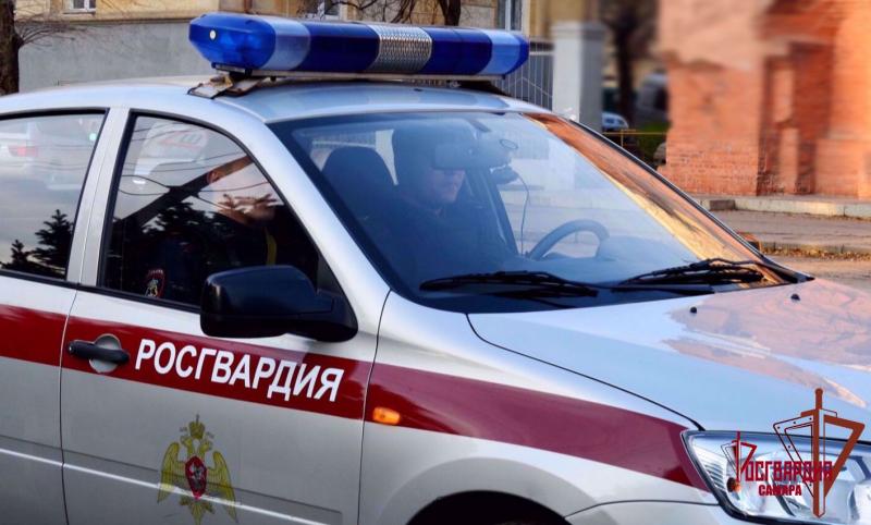 В Тольятти росгвардейцы задержали женщину в тот момент, когда она забирала наркотик из закладки