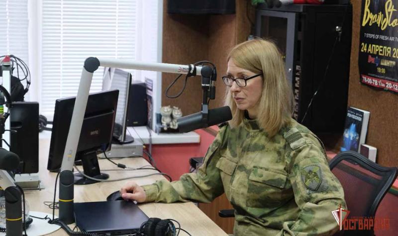 В эфире «Экспресс Радио Орел» росгвардейцы призывают владельцев оружия следить за сроками медицинских справок