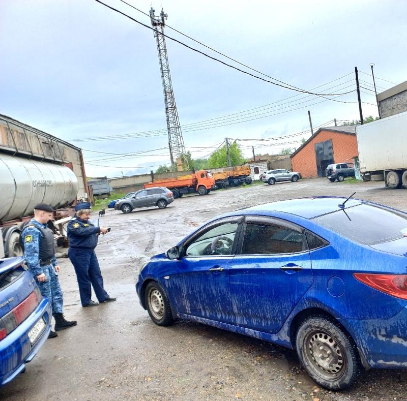 В Кузбассе должница оплатила 47 штрафов ГИБДД после ареста транспортного средства