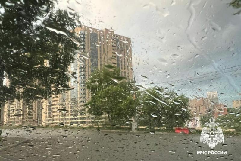 «Дожди, град и шквалистый ветер: МЧС предупредило о приближении шторма к Новосибирску