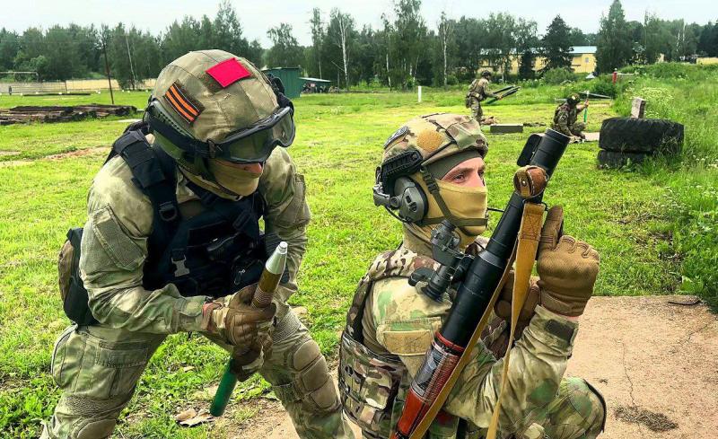 В Московской области спецназ Росгвардии провел тактико-специальные занятия
