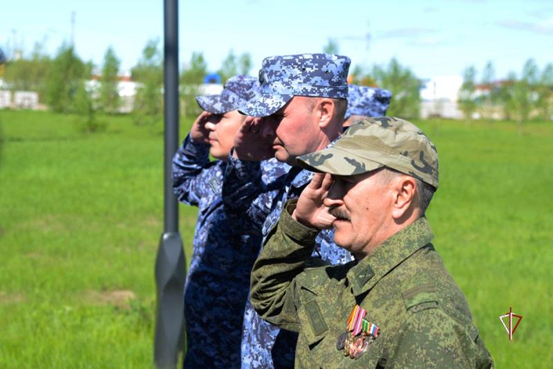 На Ямале Росгвардия почтила память ветеранов боевых действий