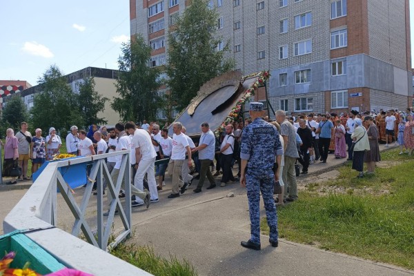 Росгвардейцы обеспечили безопасность во время крестного хода в Ярославской области