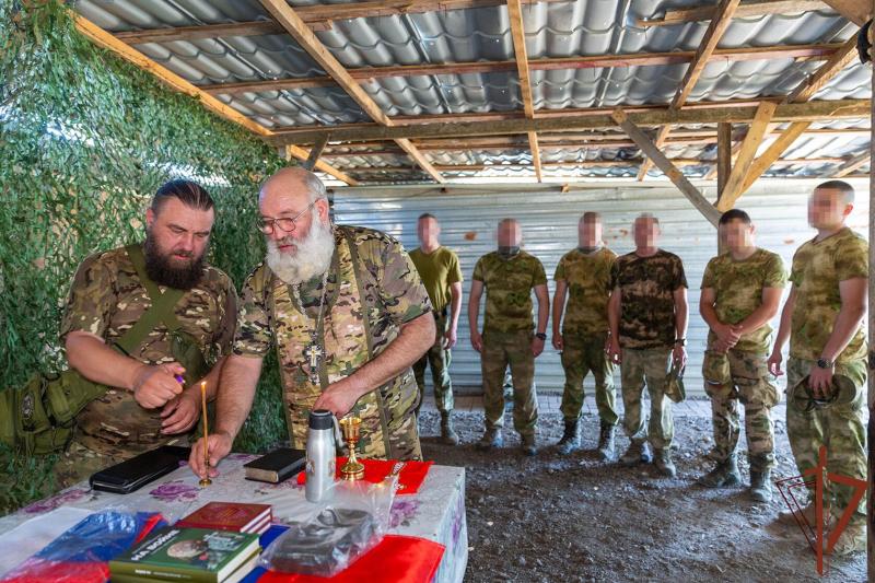 Представители Русской Православной Церкви посетили подразделения Росгвардии в зоне СВО