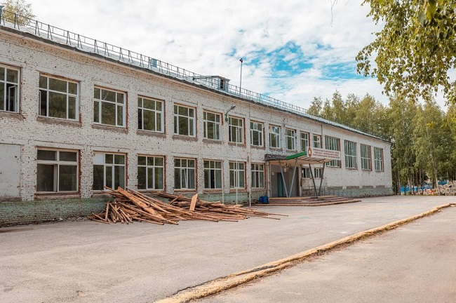 В Нижневартовске закрыли на капремонт одну из старейших школ города