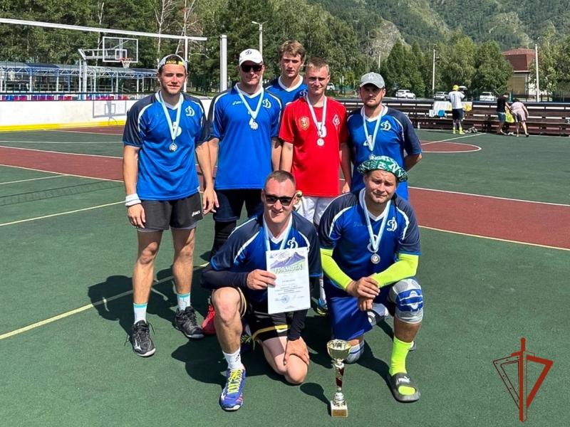 В Республике Алтай команда Росгвардии стала серебряным призером соревнований по волейболу