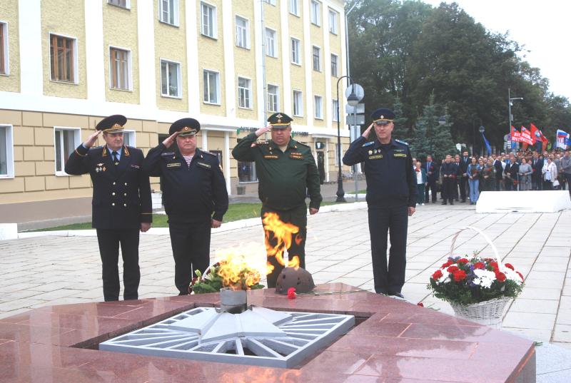 В Кирове начальник Управления Росгвардии принял участие в памятной церемонии, посвященной Дню солидарности в борьбе с терроризмом