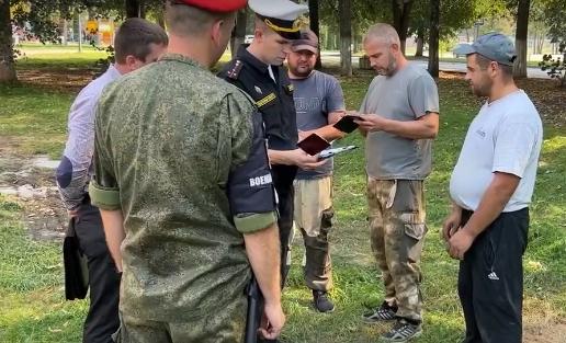 Военные следователи в Гусеве выявили и поставили на воинский учет очередных натурализованных граждан