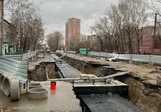 В СГК сообщили, когда доделают теплотрассу на улице Оловозаводской — жители ждут уже месяц