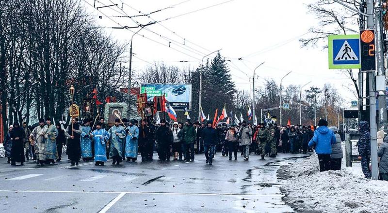 В Орле росгвардейцы обеспечили безопасность общегородского Крестного хода