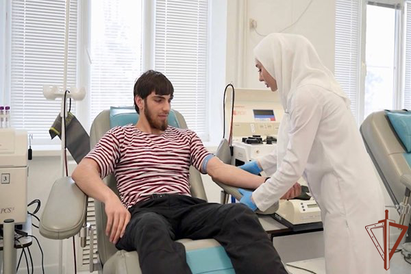 БОЛЕЕ 60 РОСГВАРДЕЙЦЕВ СТАЛИ УЧАСТНИКАМИ ВЕДОМСТВЕННОЙ ДОНОРСКОЙ АКЦИИ В ГРОЗНОМ