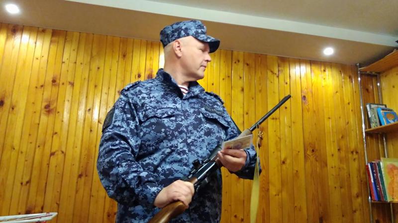 Сотрудники ЛРР регионального Управления Росгвардии продолжают проверки владельцев оружия