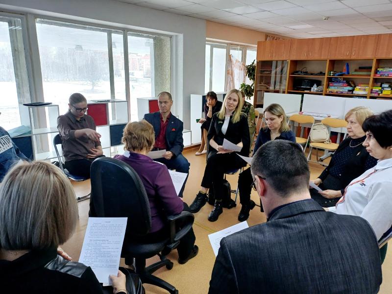 В Кирове ветеран Росгвардии принял участие в заседании методобъединения педагогов, реализующих патриотические проекты