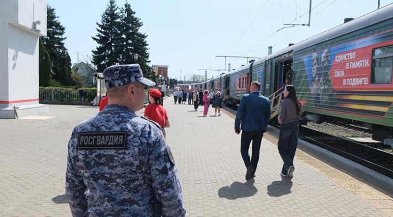 Росгвардейцы приняли участие в обеспечении безопасности во время стоянки «Поезда Победы» на станции Орел