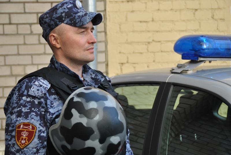 В Кирове росгвардейцы выявили посетителя гостиницы, подозреваемого в хулиганстве